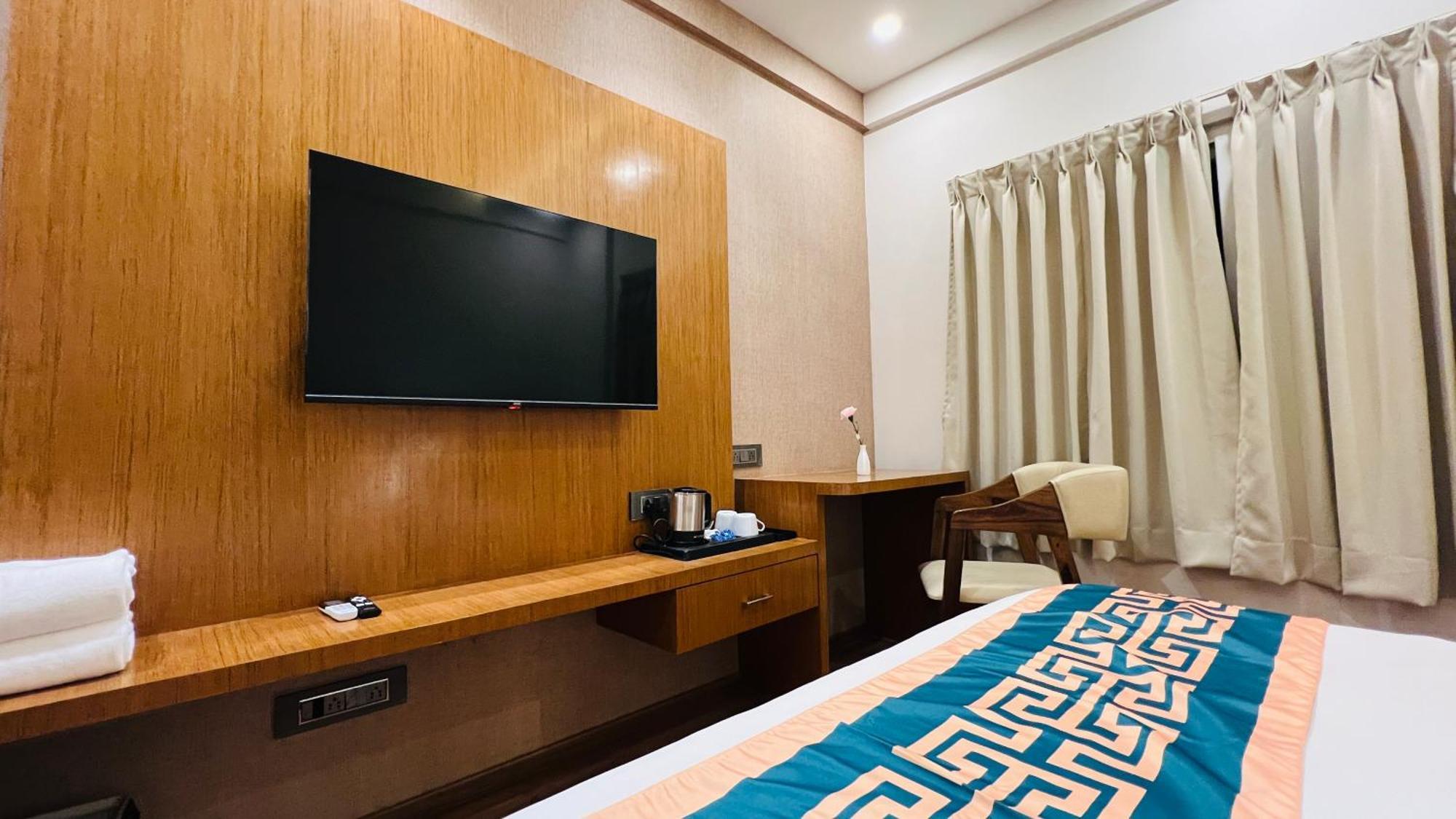 Hotel Aashraya Dod Jala Exterior photo