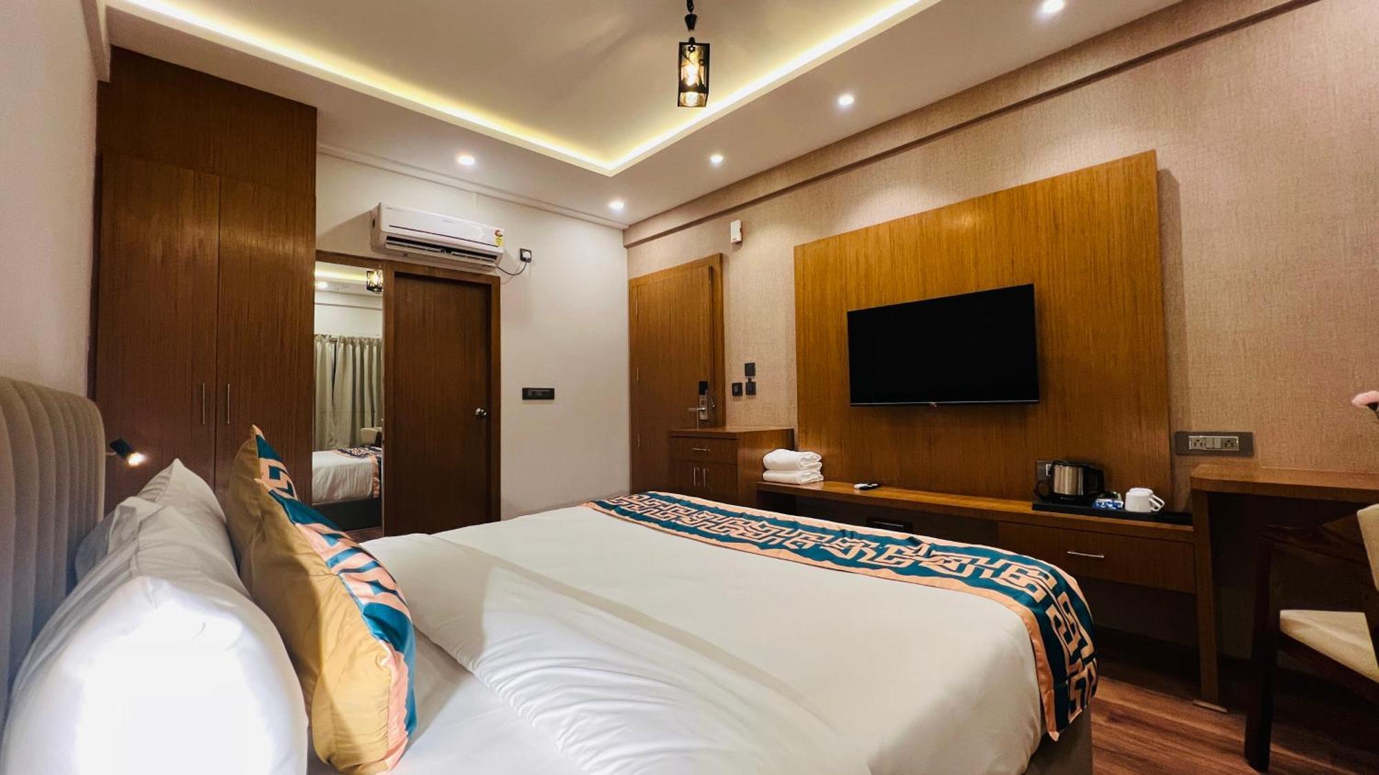 Hotel Aashraya Dod Jala Exterior photo